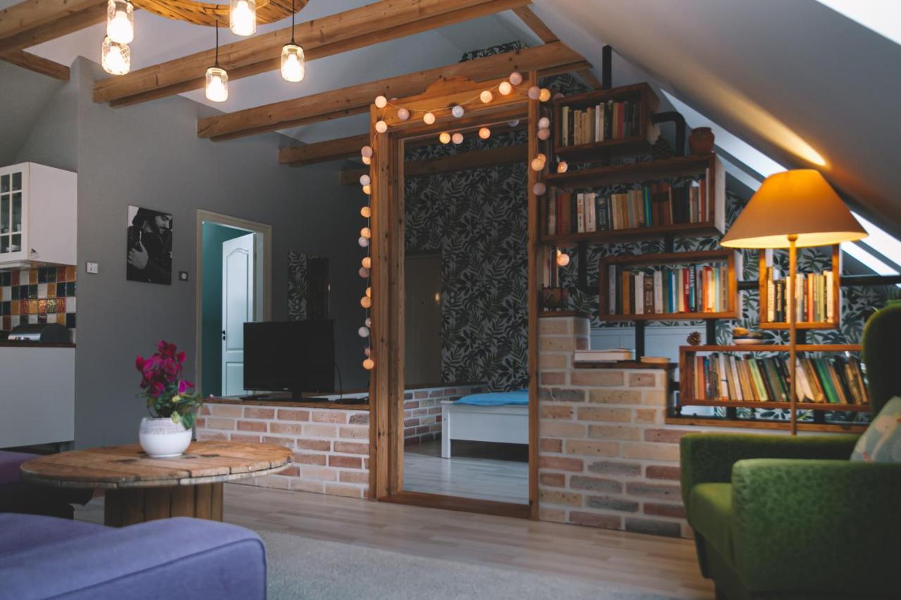 Pannonia Apartment Göd エクステリア 写真